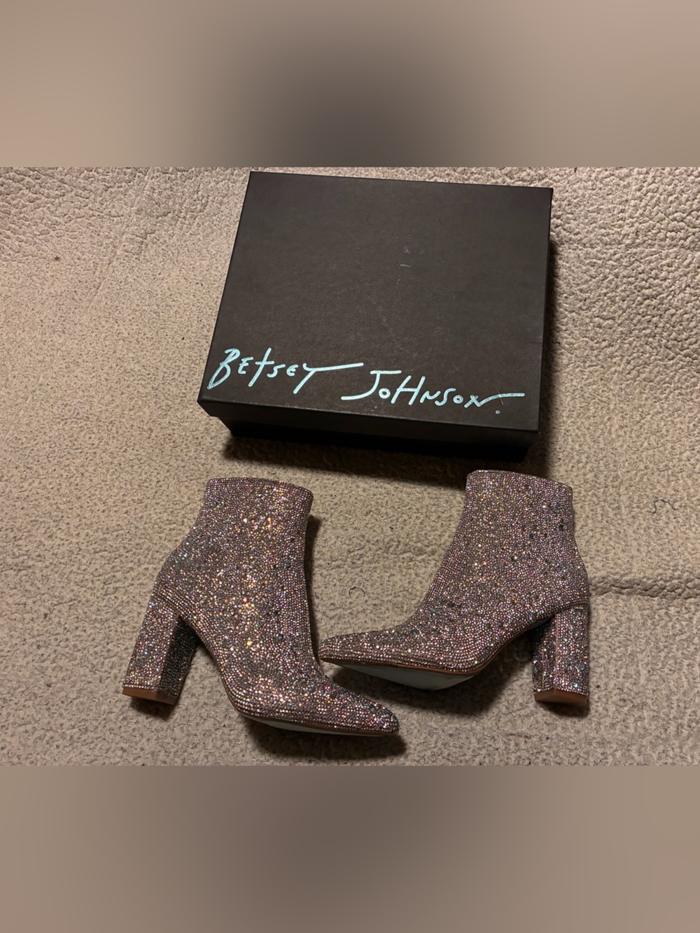 Betsey Johnson Silver Iridescent Glitter Block Heel Ankle Boots, size 6, glitter